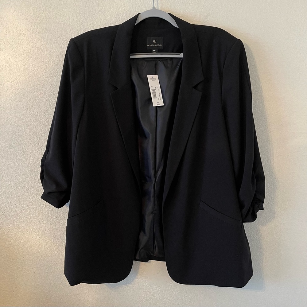 NWT Black 3/4 Ruched Sleeve Blazer
